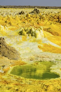 Geothermal area with sulphur deposits and acidic brine, Dallol, Danakil depression, Ethiopia