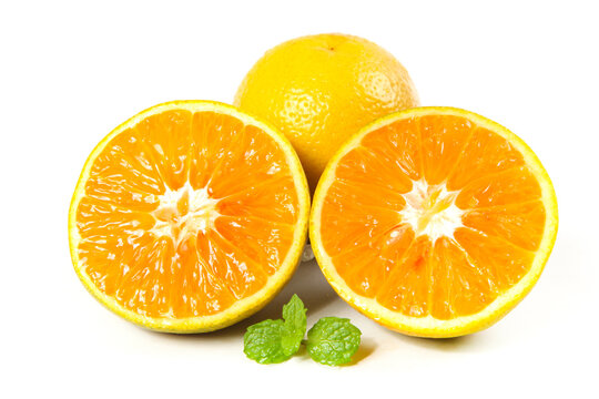 Fresh Cut Orange Halves with Mint from Hubei Zigui China - Rich in Vitamins Summer Citrus Fruit