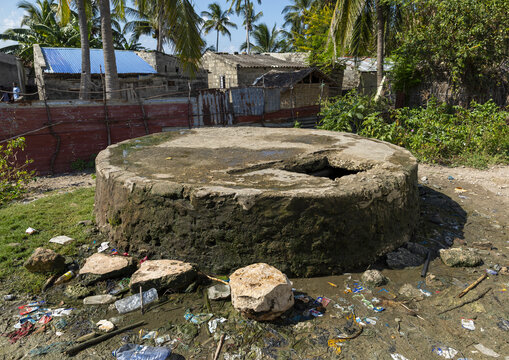 Old water well in a village, Nampula Province, Island of Mozambique, Mozambique