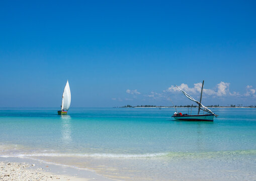 Dhows on a turquoise water, Nampula Province, Island of Mozambique, Mozambique