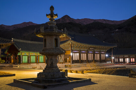 화엄사각황전앞석등,국보12호,화엄사대웅전,보물299호,화엄사,사적505호,지리산,구례군,전남