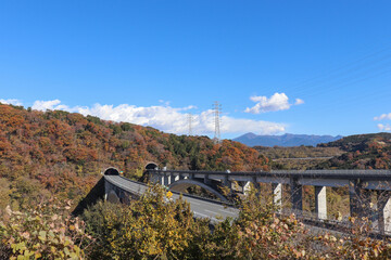 Fototapeta premium 旧富士川町付近の新東名高速道路（静岡県富士市）
