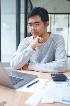 Online Learning With Laptop For Student Education And Academic Study