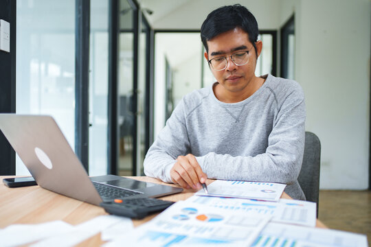 Online Business Financial Analysis For Investment Reporting Accounting And Budget Forecasting