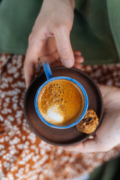  Espresso in blue cup with cookie
