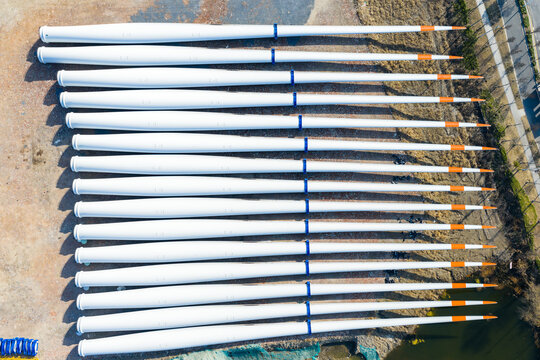 Wind turbine blades storage