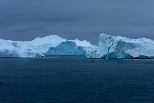 Iceberg formation in the Ilulissat Icefjord