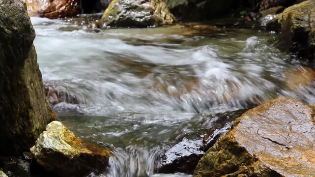 Flows of water that descend through the stream and among the rocks, awakening peace, tranquility, and a sense of freedom in the people who see and hear it.