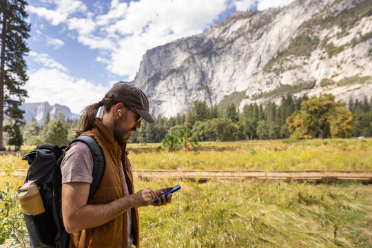 Mobile  Phone earbud music hike Photo Yosemite Park valley 