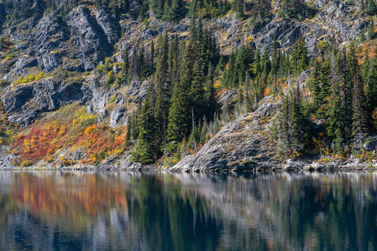 Pristine alpine lake in Fall