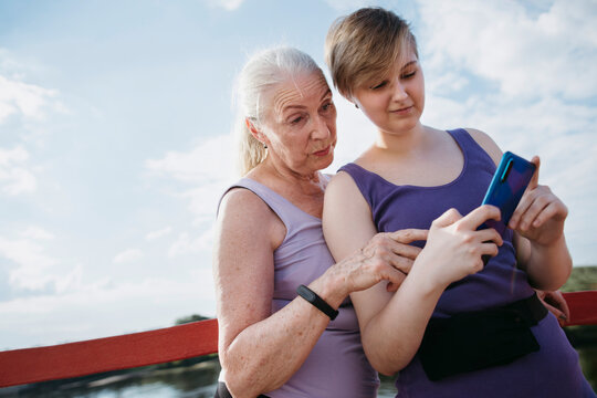Connecting Generations Through Fitness and Technology in the Park