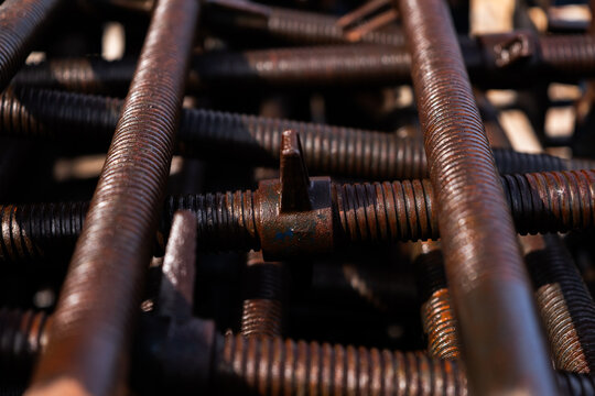 Threaded rods and formwork clamps