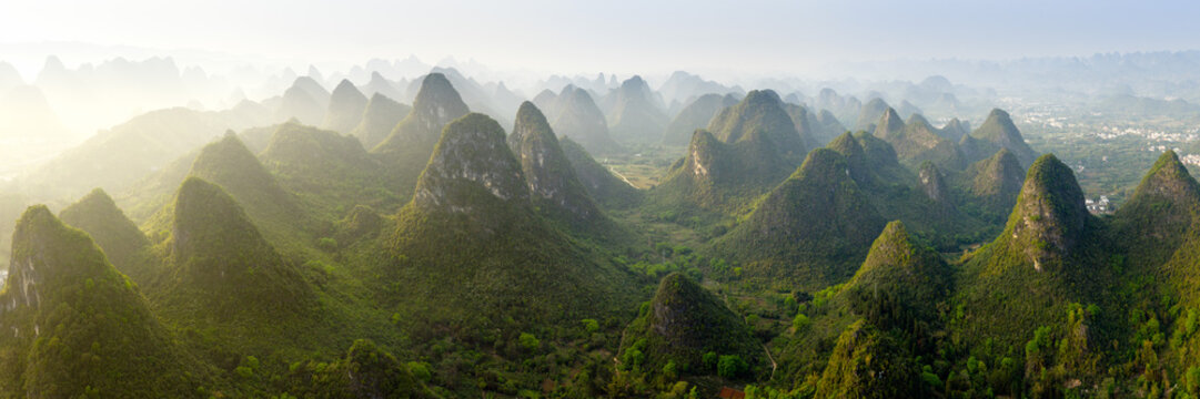 Yangshuo Karst Green Montains and Valleys China 3