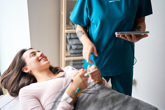Patient receiving neurostimulation therapy at physiotherapy