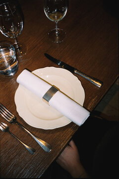 Elegant table setting at a fine dining restaurant in Le Doyenn&eacute; hotel