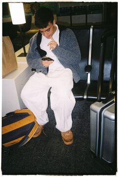 Airport Waiting Phone Bag