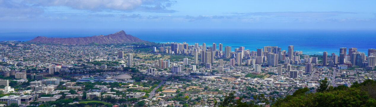 Honolulu skyline and Diamond Head panorama from Tantalus Oahu