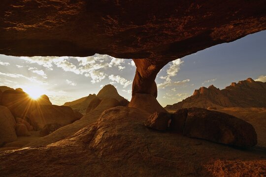 Rock arch, rock bridge in the Spitzkoppe area at sunset, Spitzkoppe, Damaraland, Namibia