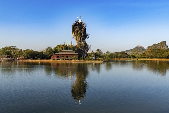 Little pagoda on a rock, Kyauk Kalap, Hpa-An, Kayin state, Myanmar