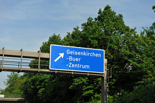 Schild Autobahnausfahrt Gelsenkirchen -Buer -Zentrum