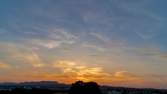 Atardecer en la ciudad de Elche, alicante espa&ntilde;a. Comunidad valenciana