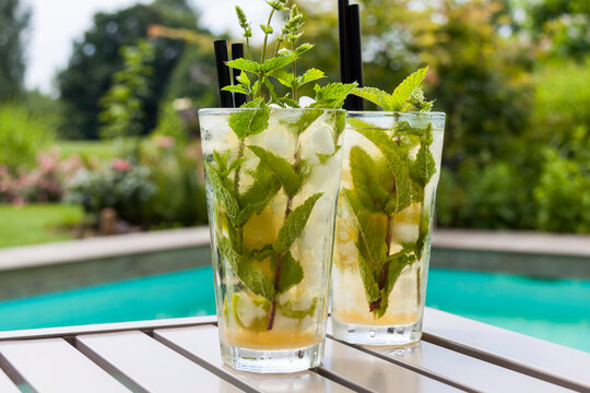 Two glasses of Mojito