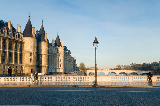 France, Paris, Pont au Change with Palais de Justice
