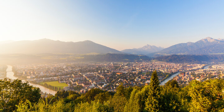 Austria, Tyrol, Innsbruck, Cityscape with Inn river