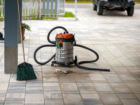 vacuum cleaner and garage floor