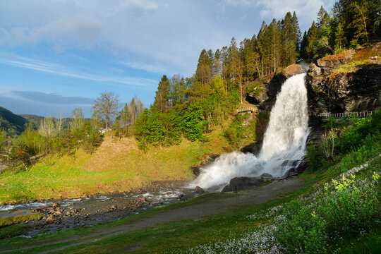 Steindalsfossen, Wasserfall Norheimsund, Norwegen