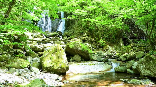 栃木県那須塩原市　鹿股川と咆哮霹靂の滝