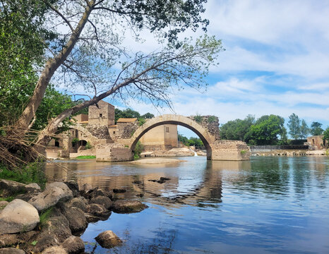 Pont romain de Saint Thibery fleuve H&eacute;rault Occitanie 