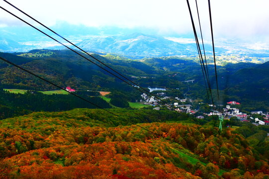 山形県 山形市の蔵王中央ロープウェイ（秋）