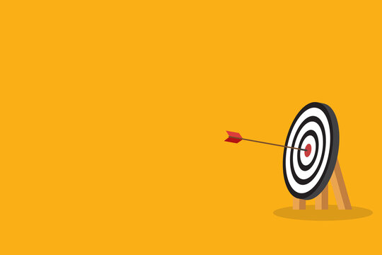 Arrow hits center. Business challenge failure and success concept.	