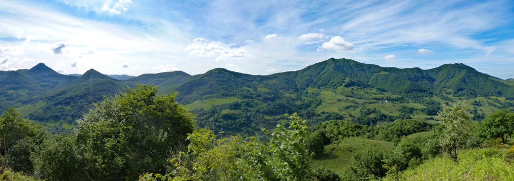 Monts du Cantal - vall&eacute;e de la Jordanne