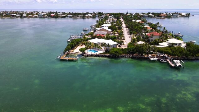 Clear Water and Seaside Villas in the Florida Keys
