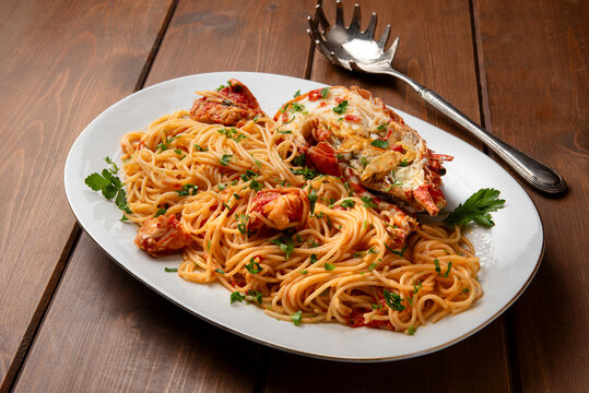 Spaghetti con sugo all'aragosta, Pasta Italiana 