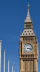Obraz premium Big Ben Elizabeth Tower Westminster against clear blue sky, London