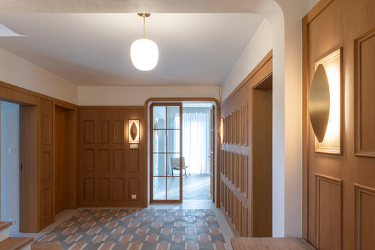 light fixtures in stairwell