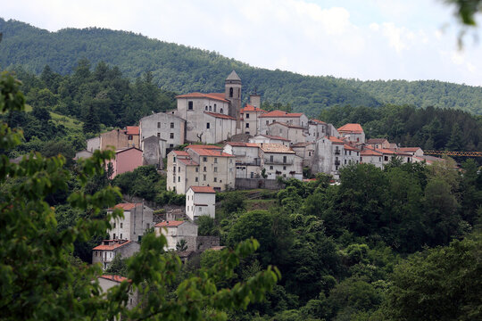 Scenic view of Castel del Giudice, a picturesque traditional village surrounded by green hills in Molise, Italy