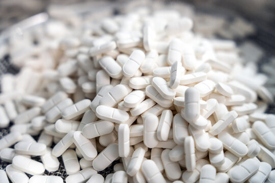 White pharmaceutical tablets producing medicine for health