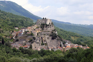 Fototapeta premium Scenic view of Cerro al Volturno with the medieval Pandone Castle perched on a steep rocky cliff, Molise, Italy