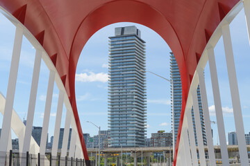 Obraz premium Cherry St North Bridge and Distillery District condo, Port Lands, Toronto
