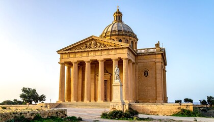 Obraz premium A large, beige-colored building with a domed roof and columns