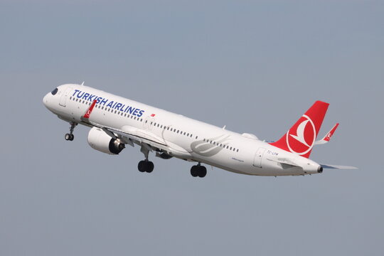 TC-LPM, Airbus A321-271NX, Turkish Airlines, departing London Stansted Airport, Essex, UK on 30th May 2026