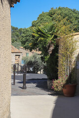 Villeneuve, 04 © Jacky Jeannet