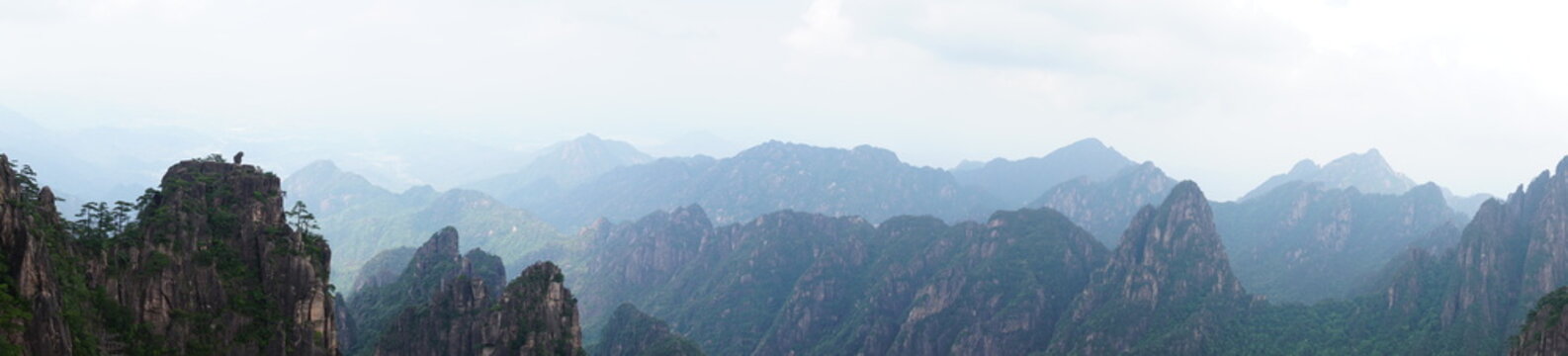 Exploring the Legendary Peaks and Pines in Mount Huangshan and the famous Guest-Greeting Pine in China