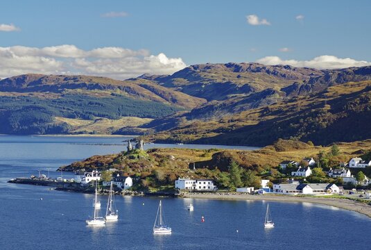 Bay with sailboats and the small village of Kyle of Lochalsh, Autumn, Isle of Skye, Hebrides, Scotland, United Kingdom