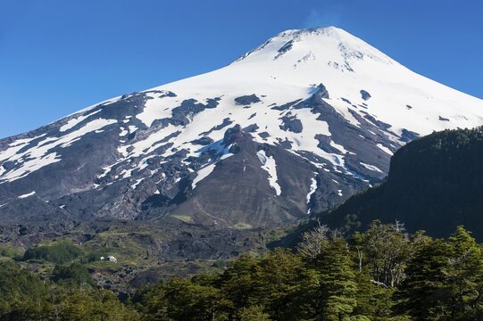 Snowcapped volcano Villarrica, Pucon, southern Chile, Chile