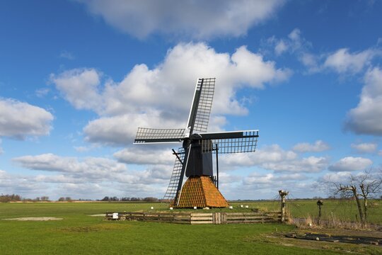 Heechhiem, Heechhiem mill, Rijksmonument, Goengahuizen, Go&euml;ngahuizen, Goai&iuml;ngahuzen, Friesland, Frysl&acirc;n, Netherlands, mill
